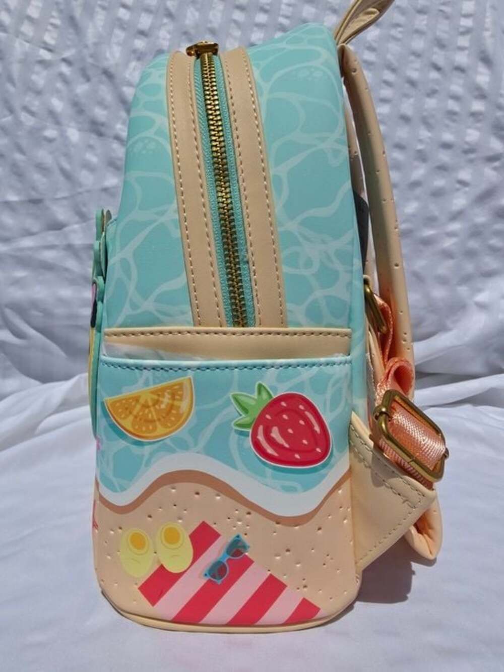 NWT Loungefly Disney's Mickey & Minnie Beach Fun Backpack - Picture 2 of 5